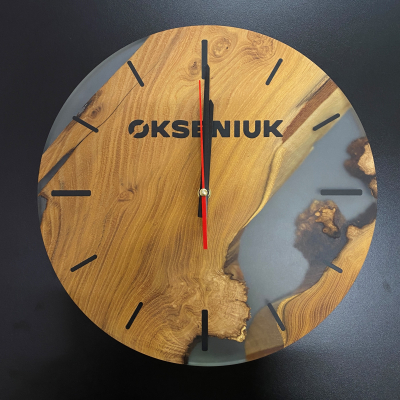 Branded wall clock made of natural Acacia wood and epoxy resin (Ø34 cm) 