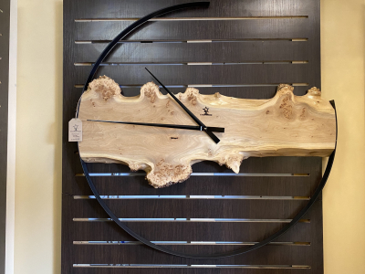 Настенные часы "Time square" из натурального дерева Вяз фото