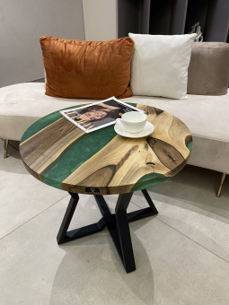 "Emerald" coffee table made of natural walnut wood and epoxy resin