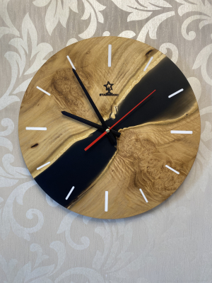 Настінний годинник, капова акація з чорною епоксидною смолою, Ø34 см фото