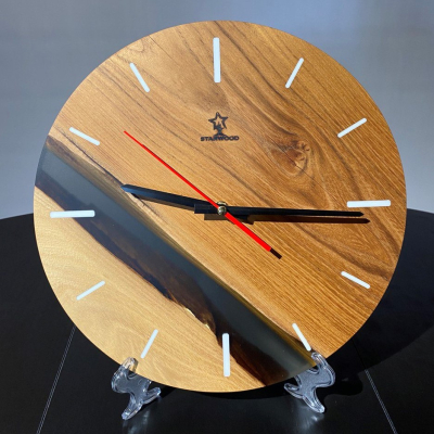 Настінний годинник із натурального дерева Акація та епоксидною смолою 